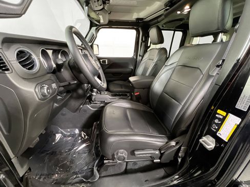 Used 2023 Jeep Wrangler Sahara w/ Cold Weather Group image 21