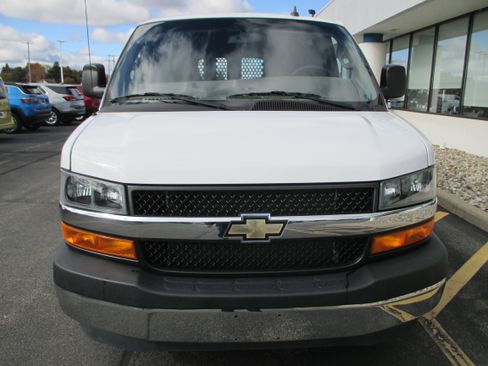 Used 2023 Chevrolet Express 2500 w/ Driver Convenience Package image 8