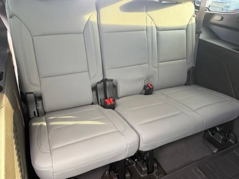 Used 2024 Chevrolet Tahoe Z71 w/ Luxury Package AWD/4WD image 17
