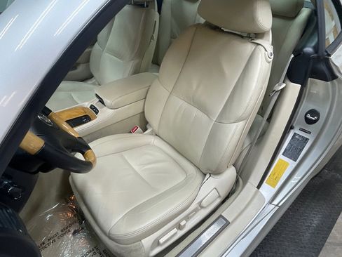 Used 2004 Lexus SC 430 Convertible RWD image 18