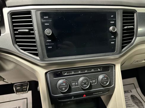 Used 2021 Volkswagen Atlas SE w/ Panoramic Sunroof Package image 15