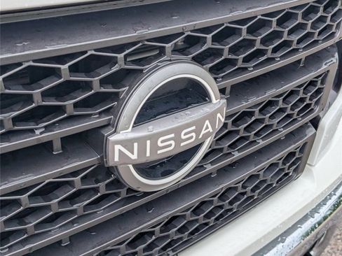 Used 2024 Nissan Titan SV w/ SV Convenience Package AWD/4WD image 11