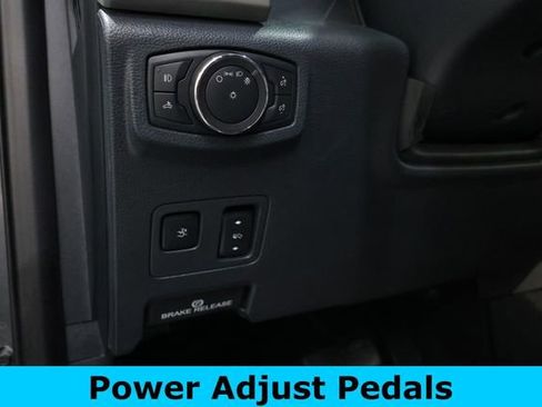 Used 2022 Ford F250 Lariat w/ Black Appearance Package image 37