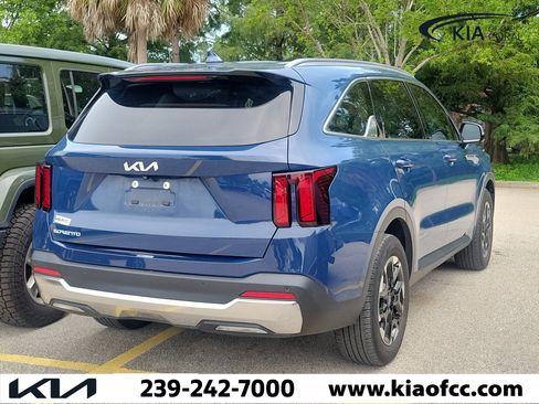 Used 2024 Kia Sorento S FWD image 10