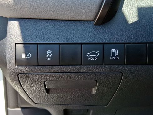 Certified 2022 Toyota Camry SE AWD/4WD image 30