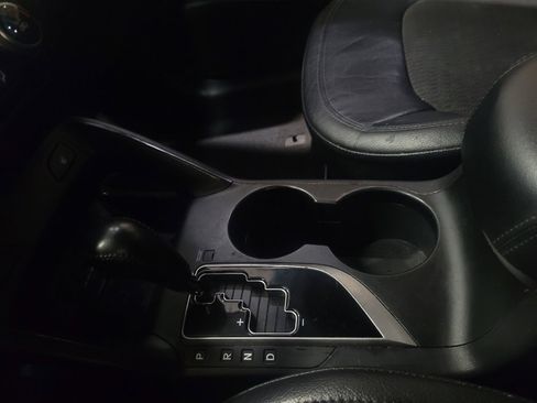 Used 2013 Hyundai Tucson GLS image 26