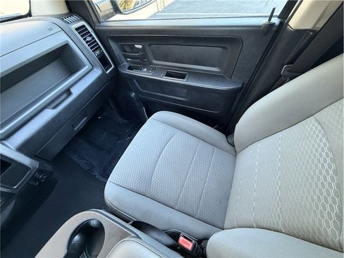 Used 2018 RAM 1500 Express w/ Black Ram 1500 Express Group AWD/4WD image 9