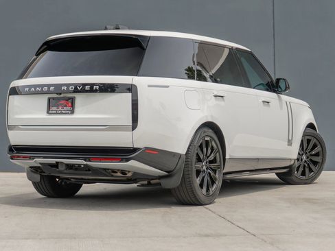 Used 2024 Land Rover Range Rover Long Wheelbase Autobiography image 6