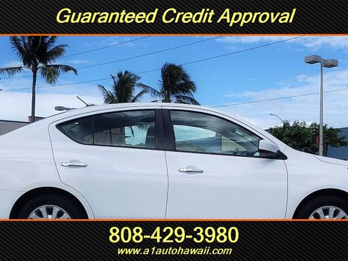 Used 2018 Nissan Versa SV FWD image 5