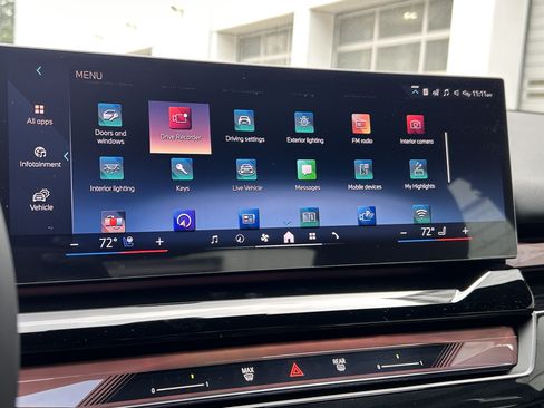 Used 2027 BMW i5 eDrive40 w/ M Sport Package RWD image 19