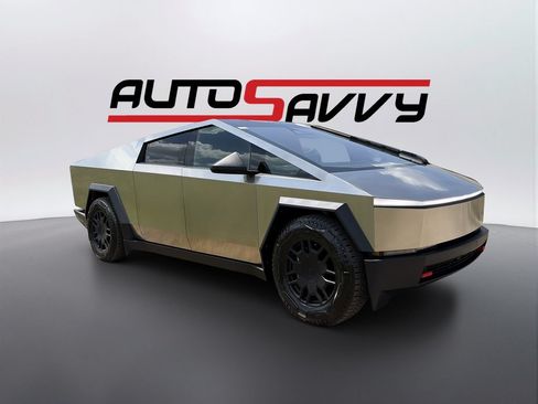Used 2024 Tesla Cybertruck AWD Crew Cab image 3
