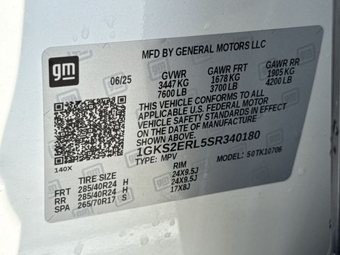 Used 2025 GMC Yukon Denali Ultimate w/ LPO, Floor Liner Package AWD/4WD image 41