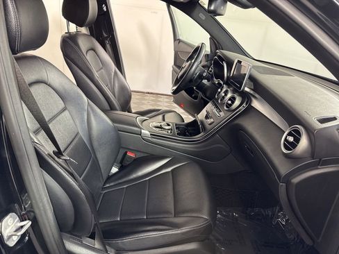 Used 2017 Mercedes-Benz GLC 300 4MATIC image 19