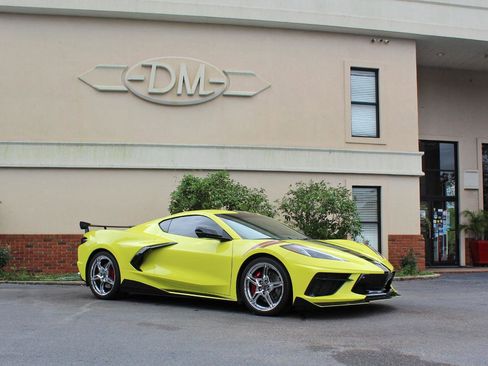 Used 2022 Chevrolet Corvette Stingray Preferred Cpe w/ Z51 Performance Package RWD image 3