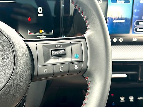 New 2026 Nissan Kicks SR FWD image 18