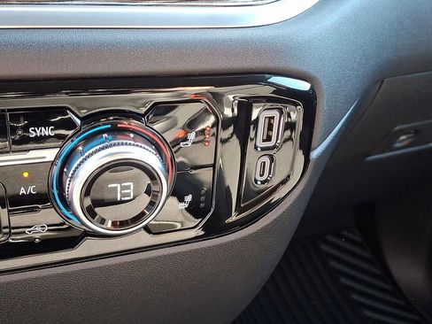 New 2026 GMC Sierra 1500 Elevation image 16