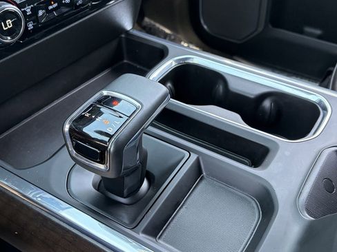 Used 2025 Chevrolet Silverado 1500 High Country w/ High Country Premium Package AWD/4WD image 29