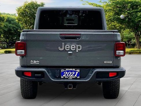 Used 2021 Jeep Gladiator Overland AWD/4WD image 4