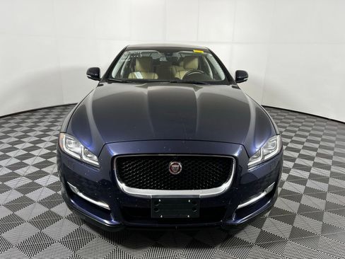 Used 2016 Jaguar XJ R-Sport image 2