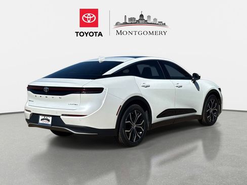 Used 2024 Toyota Crown Limited image 3