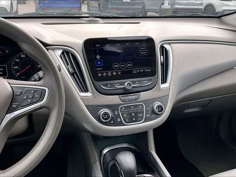 Used 2022 Chevrolet Malibu LT image 9