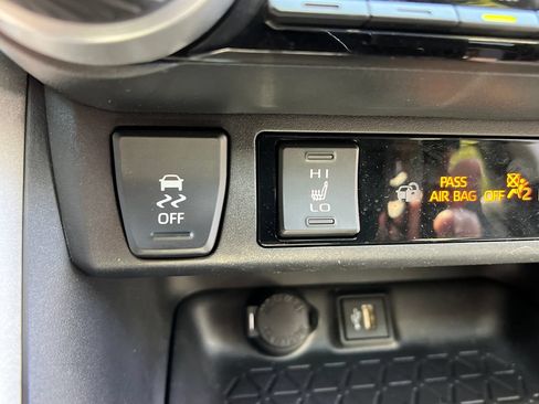 Certified 2024 Toyota RAV4 XLE w/ Convenience Package AWD/4WD image 31
