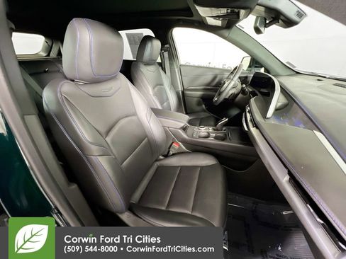 Used 2024 Cadillac XT4 Sport image 17