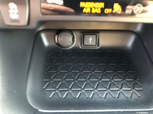 Used 2020 Toyota RAV4 LE AWD/4WD image 14