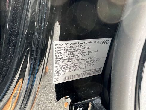 Certified 2024 Audi RS Q8 image 40