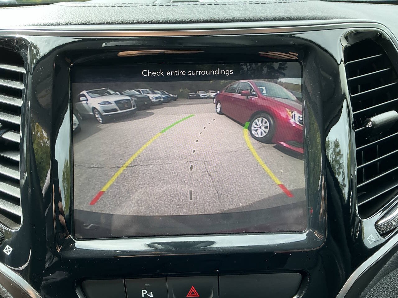 Used 2019 Jeep Cherokee Limited AWD/4WD image 22