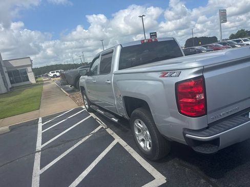 Used 2018 Chevrolet Silverado 1500 LT w/ Texas Edition AWD/4WD image 7
