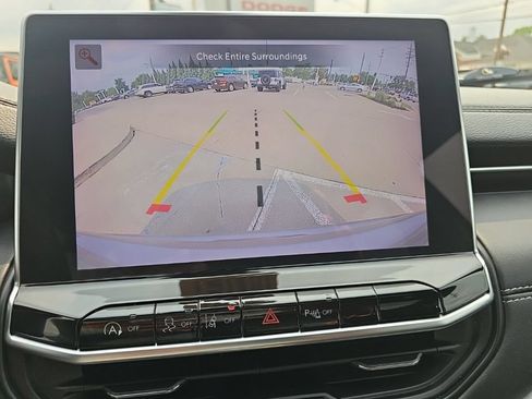 Certified 2023 Jeep Compass High Altitude AWD/4WD image 36