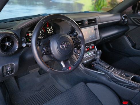 Used 2022 Toyota GR86 w/ ALL Weather Mat Package (TMS) RWD image 14