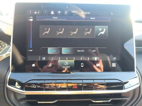 New 2026 Jeep Compass Latitude image 18