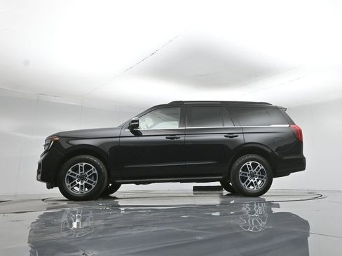 Used 2025 Ford Expedition Active image 8