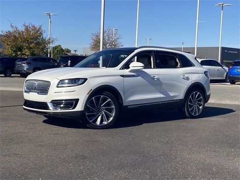 Used 2020 Lincoln Nautilus Reserve w/ Equipment Group 202A image 2