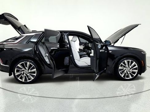 Used 2024 Cadillac Lyriq Luxury RWD image 20