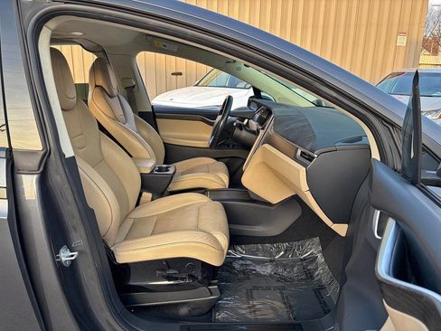 Used 2016 Tesla Model X 60D image 22