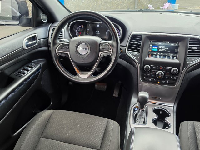 Used 2019 Jeep Grand Cherokee Laredo AWD/4WD image 19