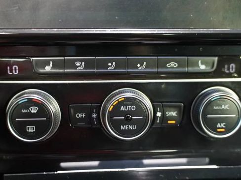 Used 2018 Volkswagen GTI Autobahn FWD image 21