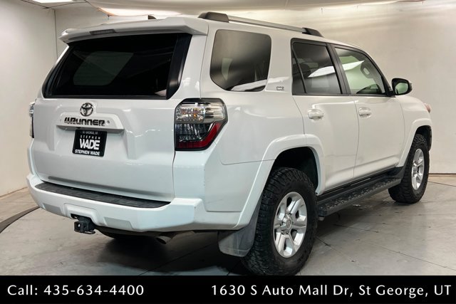Used 2020 Toyota 4Runner SR5 AWD/4WD image 5