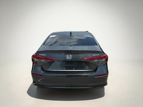 Used 2022 Honda Civic Touring image 2