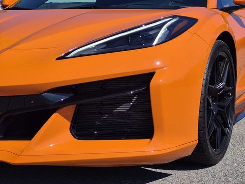 Used 2023 Chevrolet Corvette Z06 w/ Stealth Interior Trim Package RWD image 5