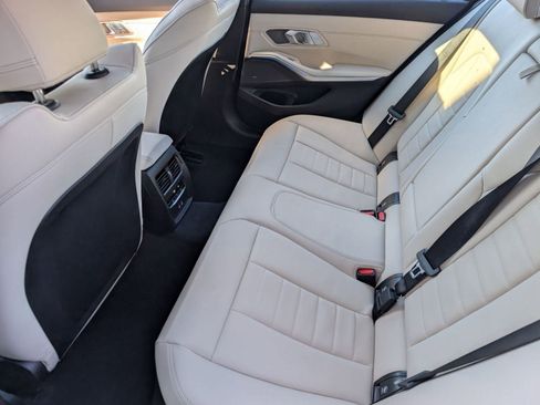 Used 2025 BMW 330i xDrive Sedan w/ Premium Package image 15