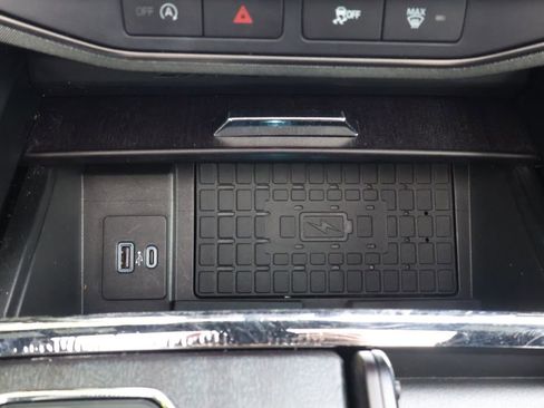 Used 2022 Ford Expedition Platinum AWD/4WD image 22