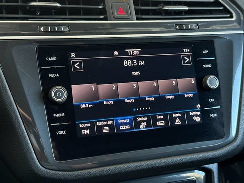 Used 2024 Volkswagen Tiguan SE FWD image 17