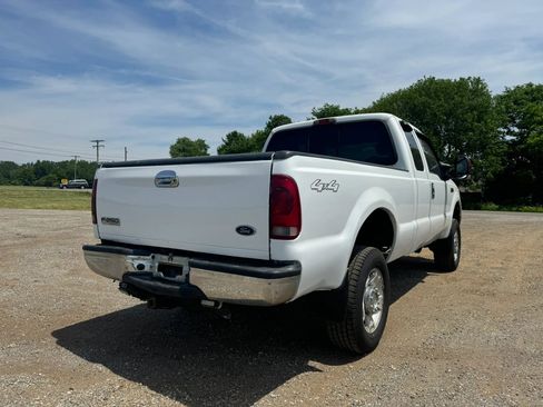 Used 2005 Ford F250 4x4 SuperCab Super Duty image 3