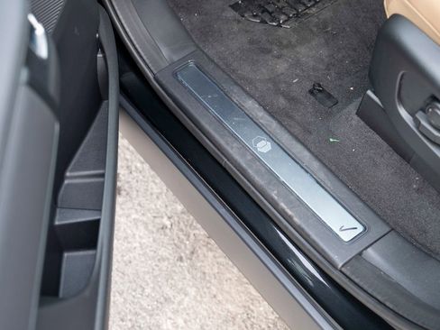 New 2026 Land Rover Discovery Limited Edition image 16