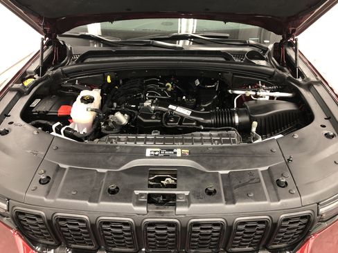 Certified 2023 Jeep Grand Cherokee Altitude image 8