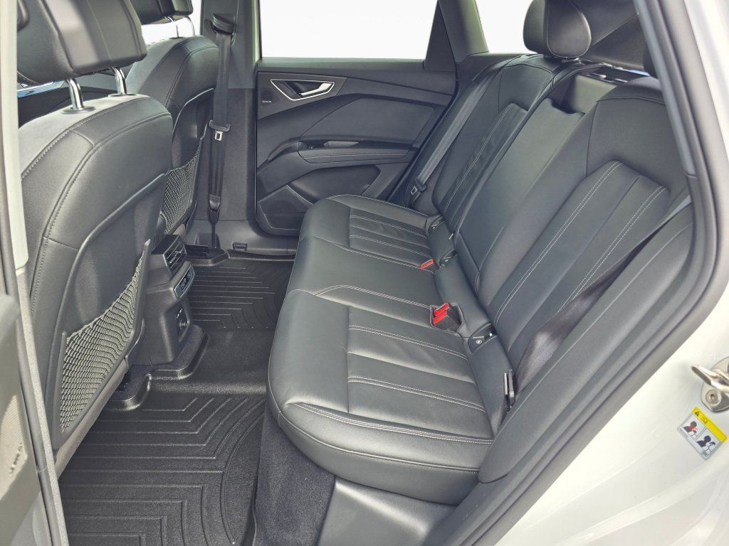 Used 2023 Audi Q4 e-tron Prestige AWD/4WD image 19